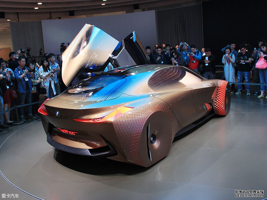 BMW VISION NEXT 100