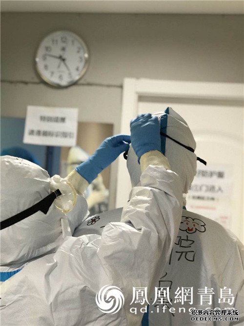 最美医护者丨青大附院第三变态网页游戏批援鄂医疗队护士胡晓森：医者温暖绽放